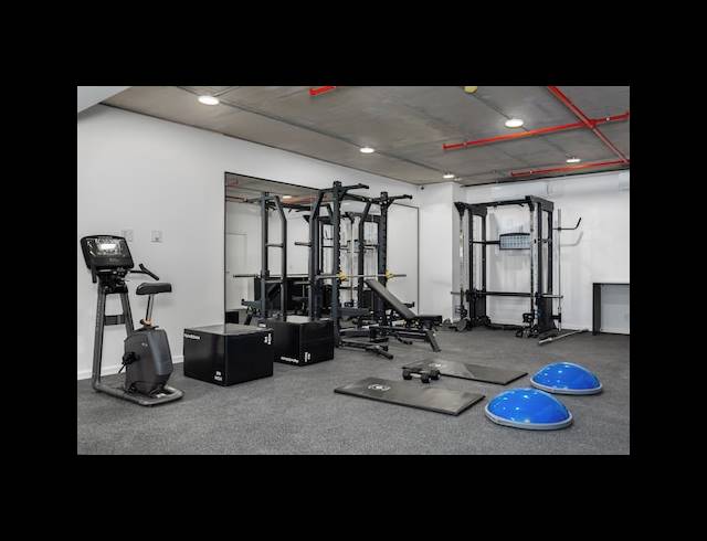 1 BEDROOM APARTMENT TO LET IN SEA POINT